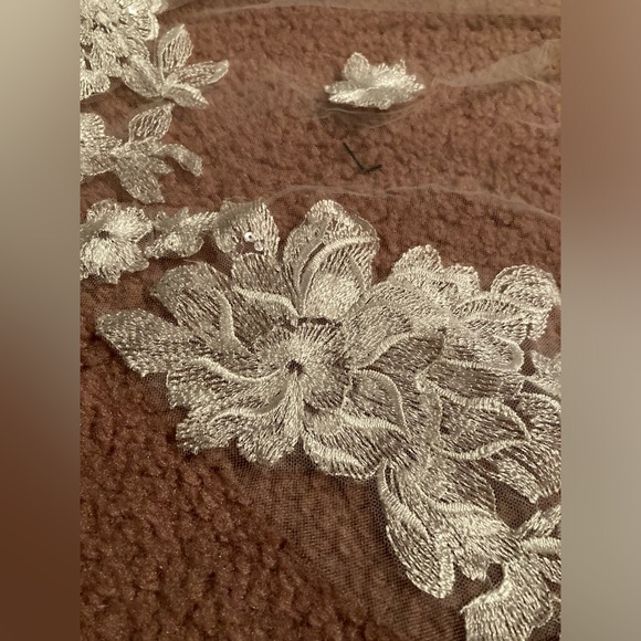 NWT Wedding Veil and Headpiece - Picture 3 of 5